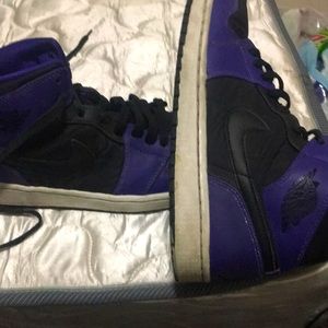 These are Nike air Jordan’s size 9,5